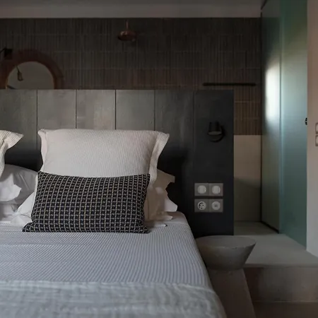 Art Group Living ナウサ