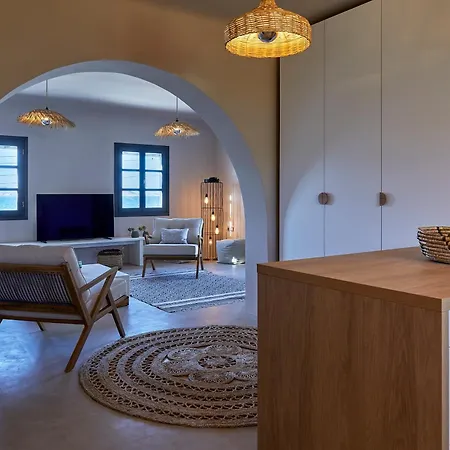 Art Group Living ナウサ