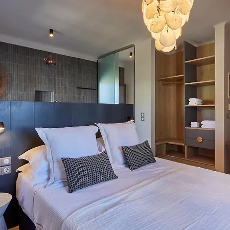 Art Group Living ナウサ