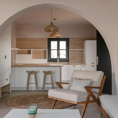 Art Group Living ナウサ